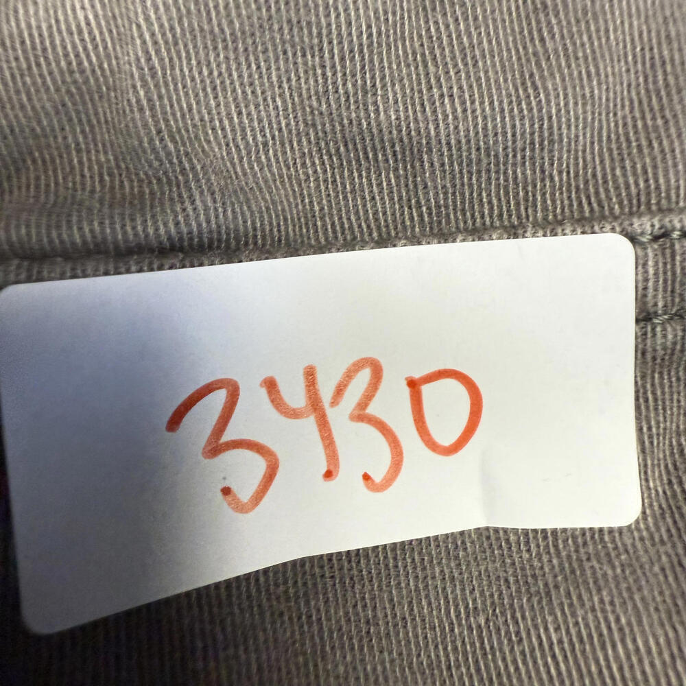 Vince. Men's Size 31 Gray Slim Ankle Length Jeans 31" Inseam - Picture 8 of 8